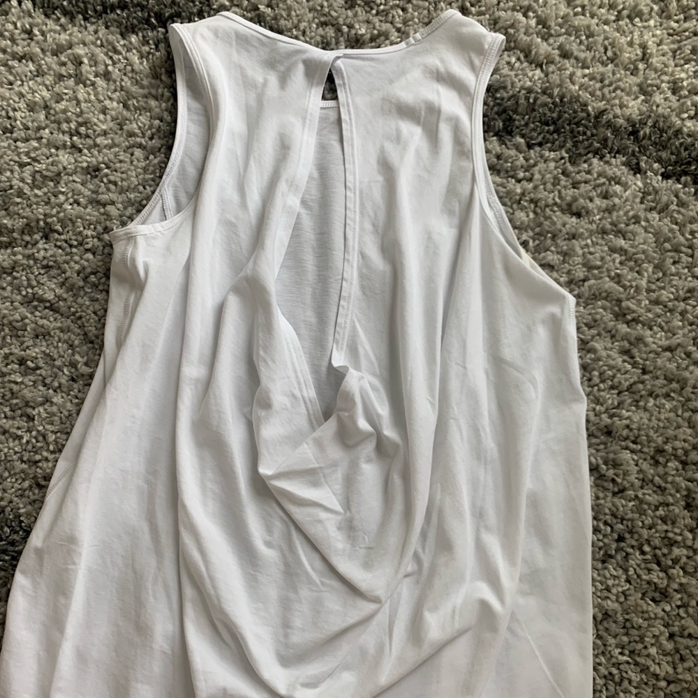 Lululemon low key tank white size 2